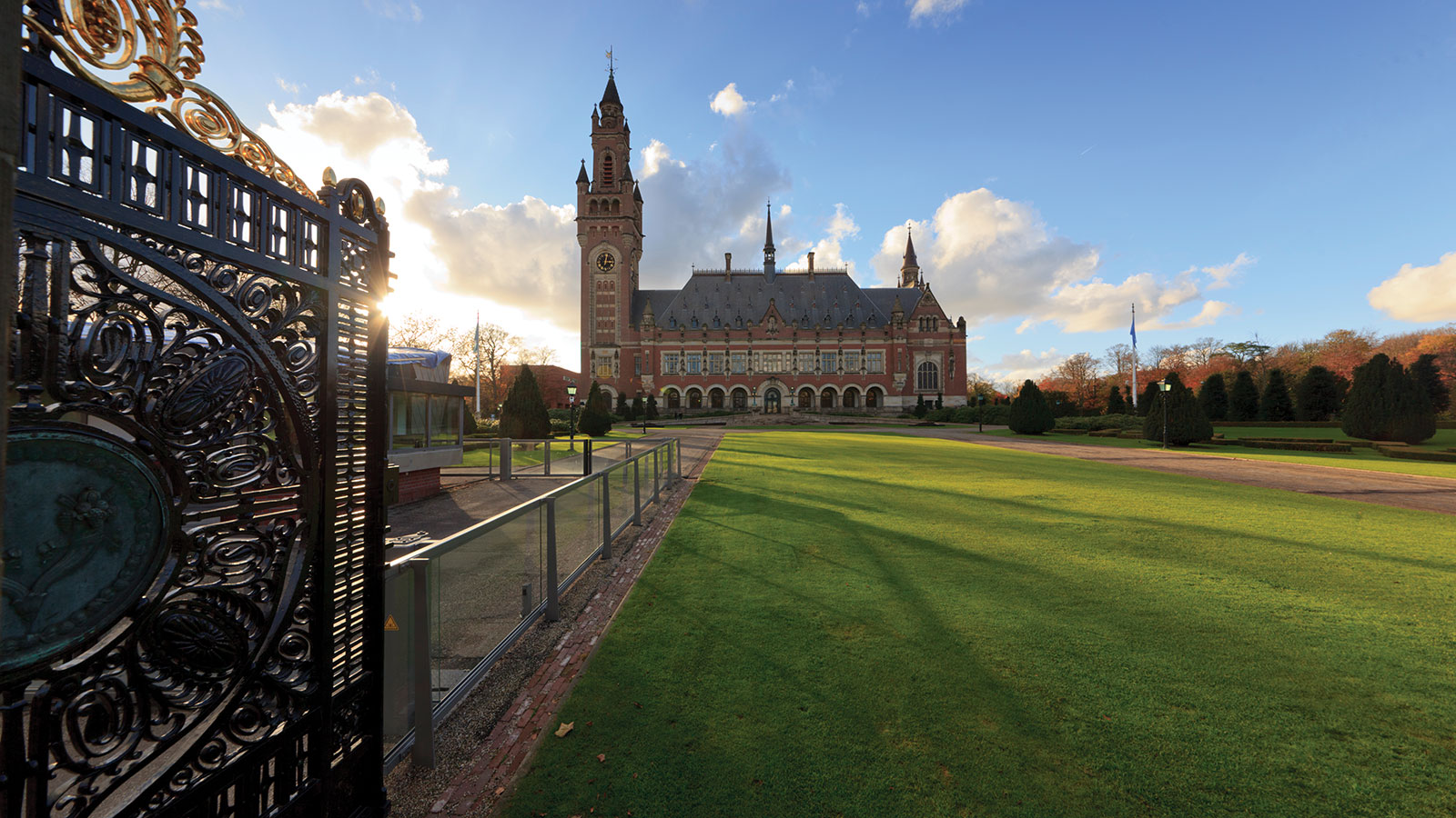 The competition to design the new Peace Palace in The Hague was not without controversy, not least because on May 11, 1906, the jury announced that the winner was … French!