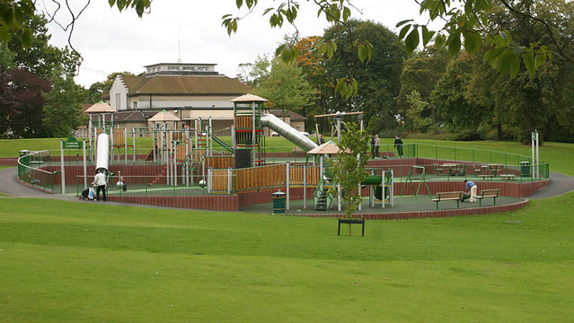 Pittencrieff Park